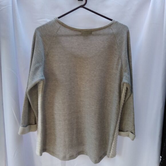 Miss Chevious sweater - Picture 2 of 3